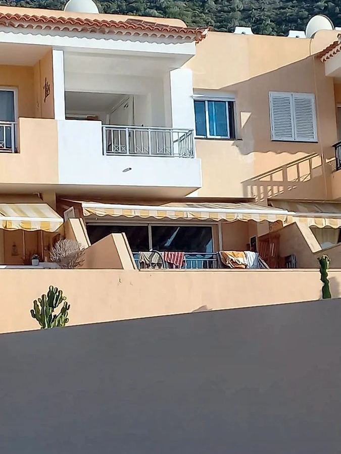 Balcón abierto antes de integrarlo en la vivienda