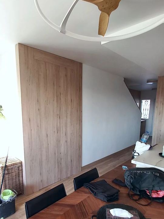 Mueble de madera a medida terminado en la ampliación de la vivienda
