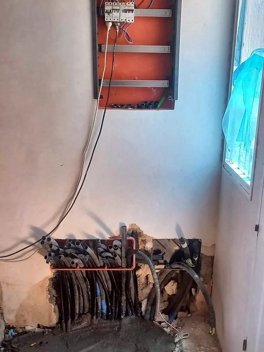 Cuadro eléctrico visto antes de la reforma